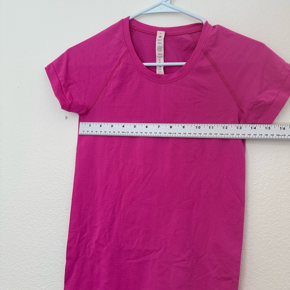 lululemon athletica Swiftly Tech Short Sleeve Tee - Picture 3 of 9